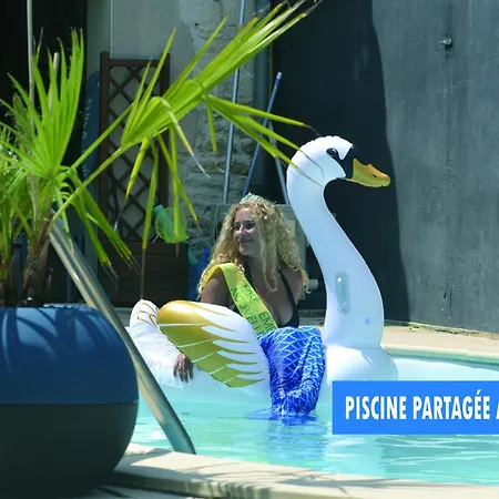 Grand Pour 4 A 5 Personnes Maximum Daire