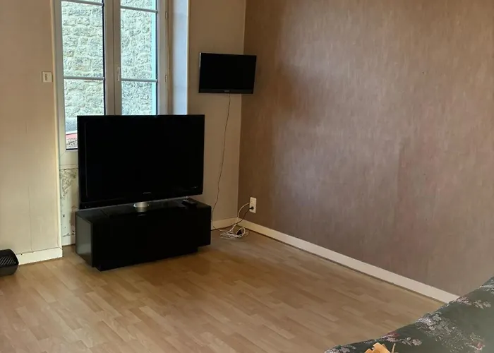 Grand Pour 4 A 5 Personnes Maximum Chef-Boutonne